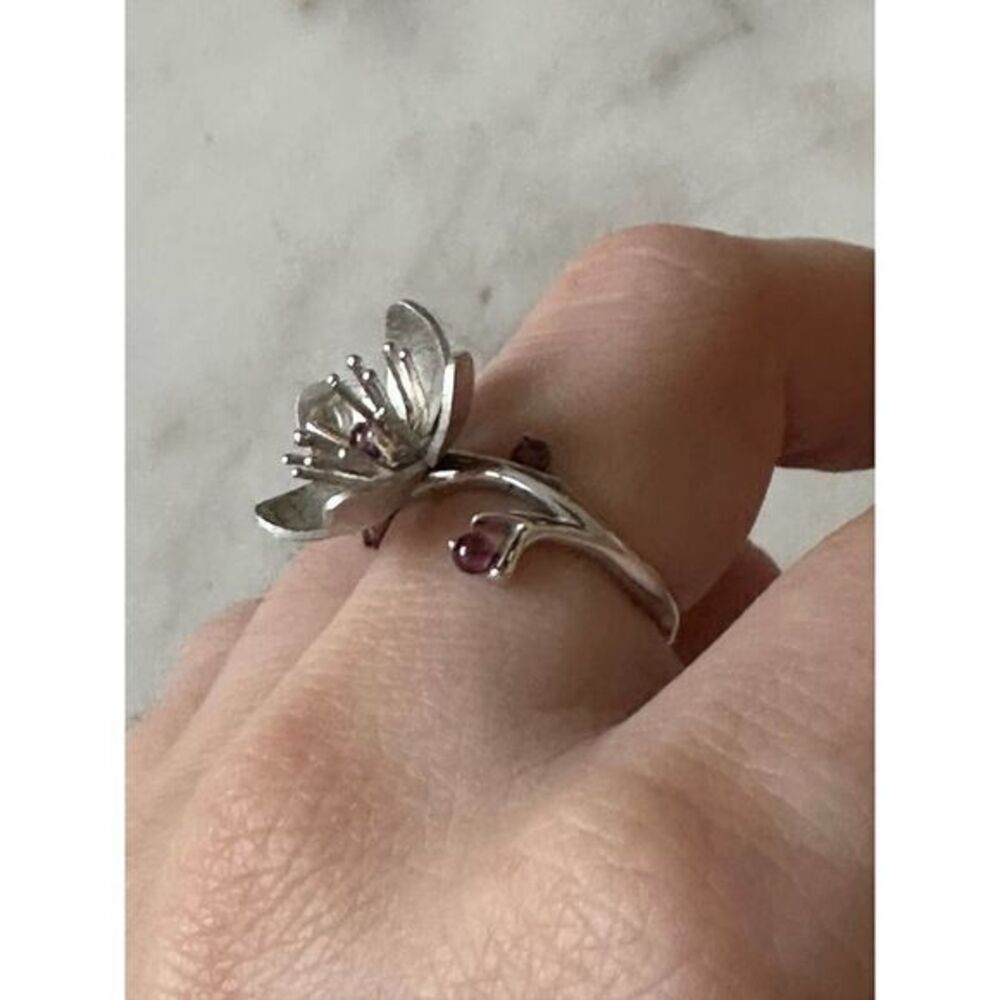 Silver flower 3D with semi precious stones size 7
